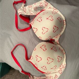 Victoria's Secret Cream and Red Heart Print Bra